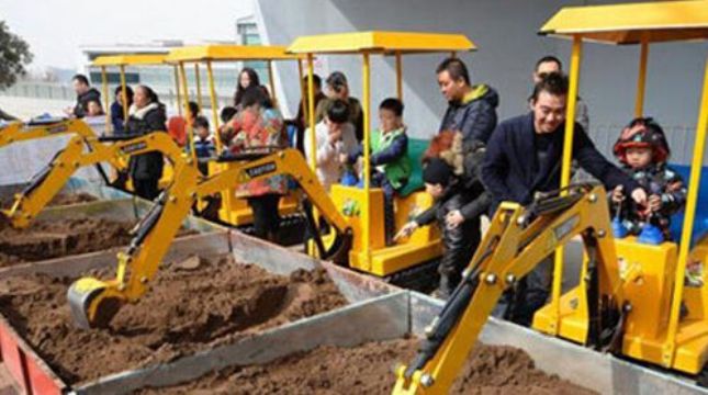 點擊查看詳細信息<br>標題：游樂挖掘機價格優(yōu)惠 閱讀次數(shù)：2226